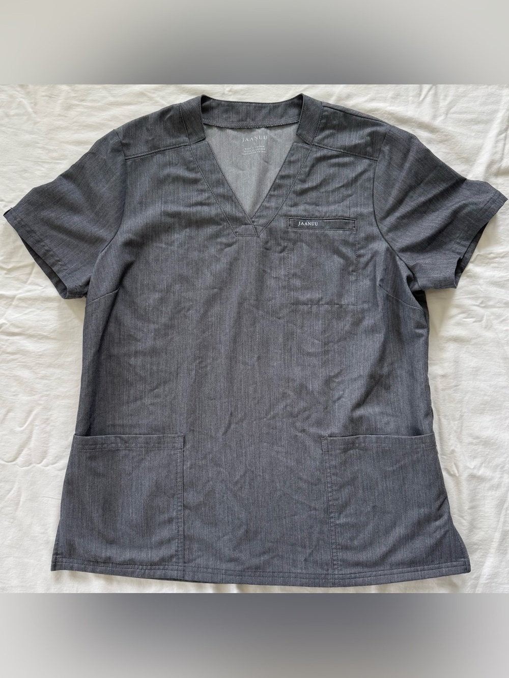 Jaanuu Women's Relaxed 3-Pocket Scrub Top Gray Large